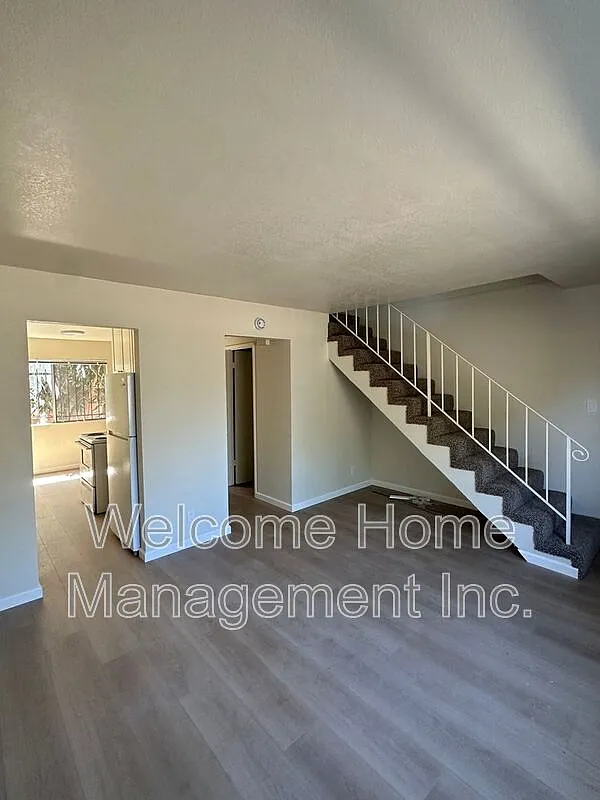 2 bed, 1.5 bath, 930 sqft, $2,550 — Photo 1