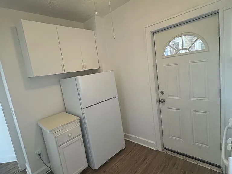 9605 Lorain Ave — Photo 3