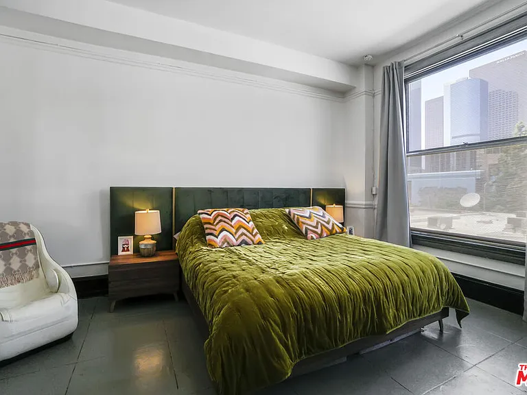 108 W 2nd St #313 — Photo 19