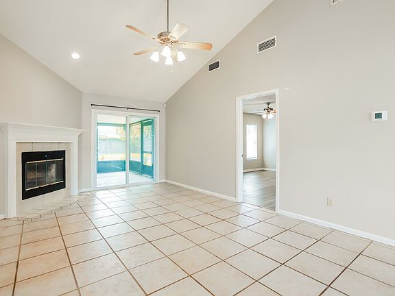 5th image of 330 Canoe Cir