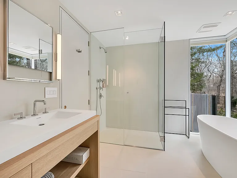 33 Hedges Banks Dr — Photo 10