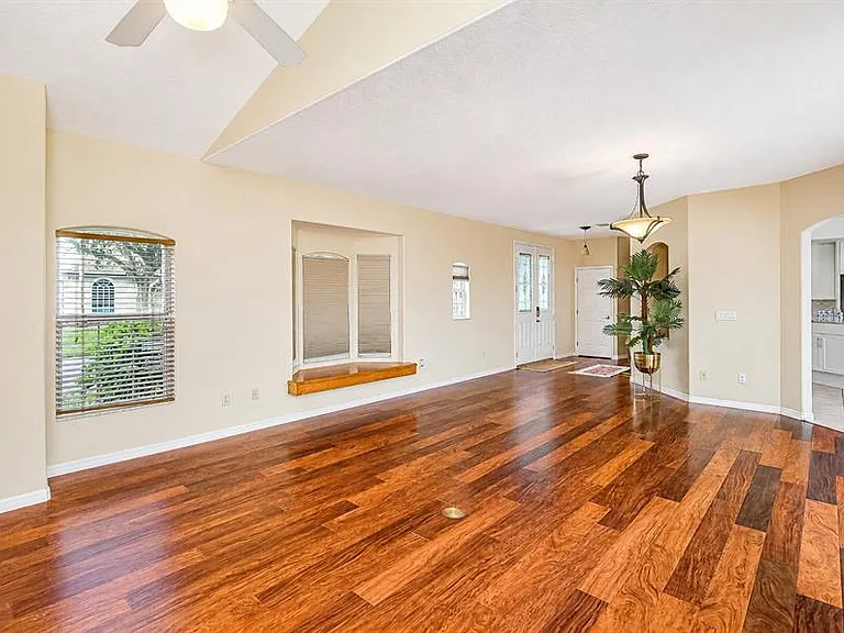 357 Fairway Pointe Cir — Photo 6