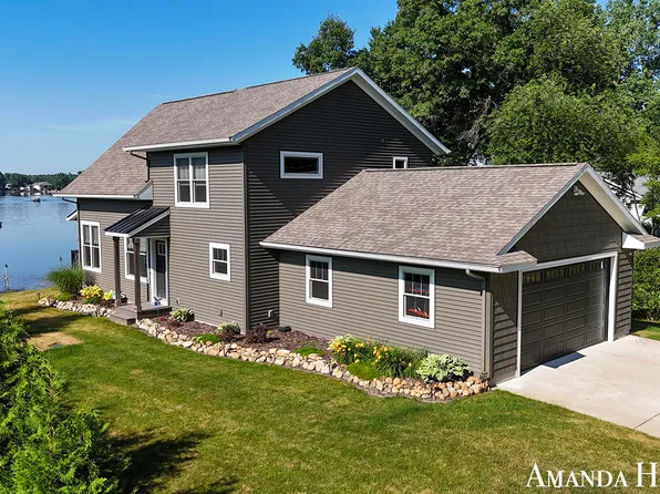 17211 E Suwanee Trl, Howard City, MI 49329