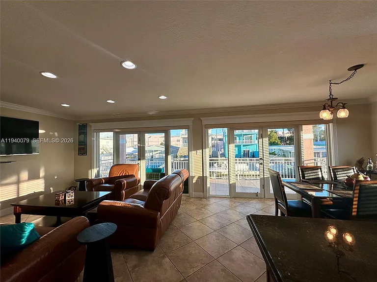 1516 Aqueduct Ln — Photo 11