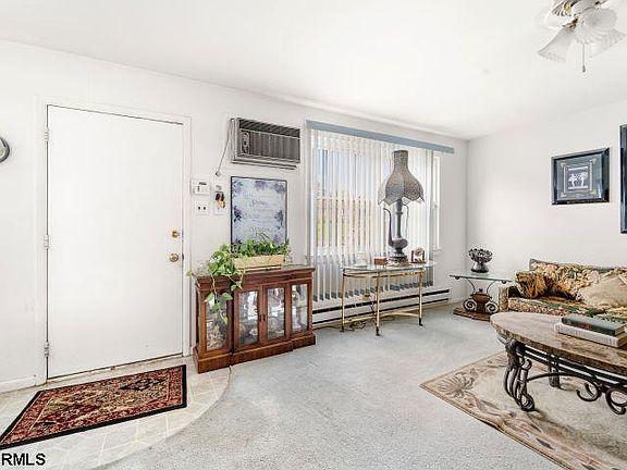 2nd image of 160 Elmtowne Blvd #160