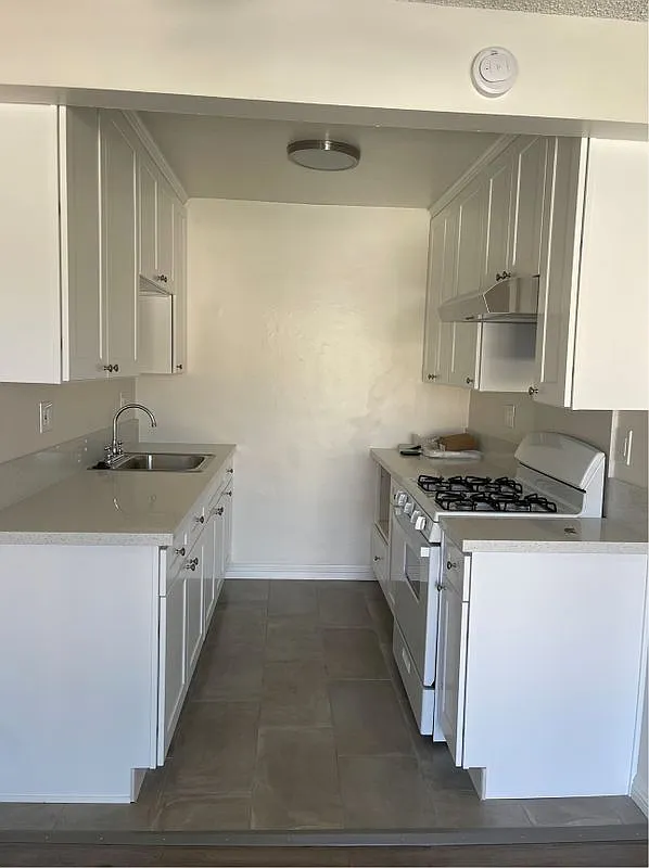 1 bed, 1.0 bath, 800 sqft, $1,895 — Photo 1