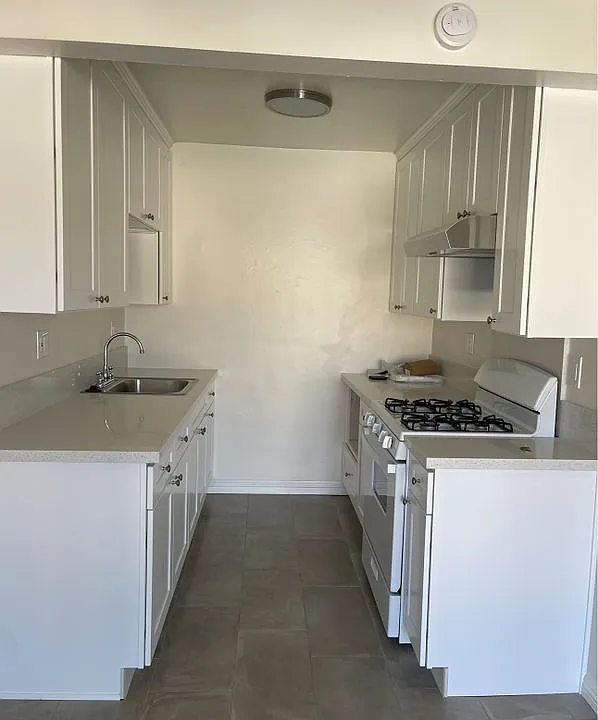 2313 E Santa Fe Ave #10