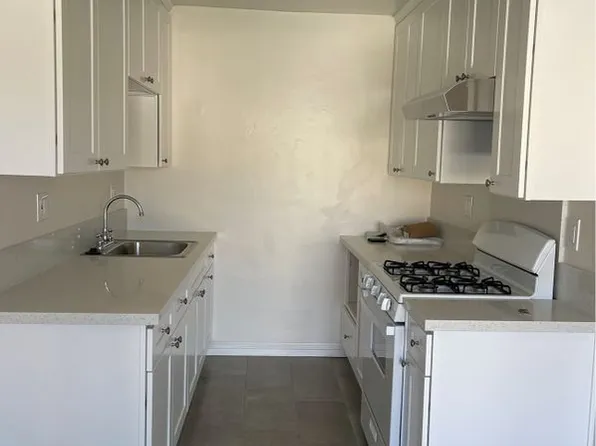 2313 E Santa Fe Ave APT 10, Fullerton, CA 92831