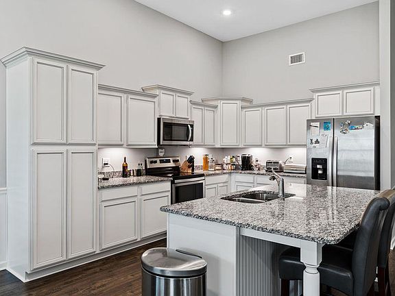5th image of 3203 Donnacona Ct