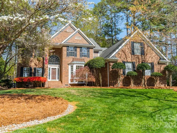127 Lake Pine Rd, Mooresville, NC 28117
