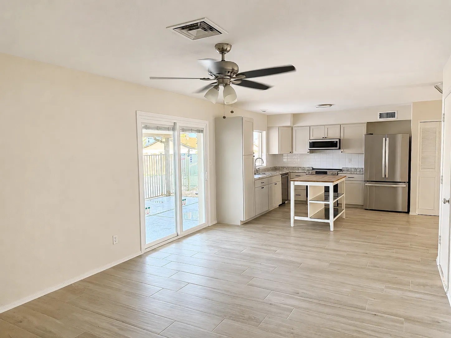 3 bed, 1800 sqft, $2,495 — Photo 4