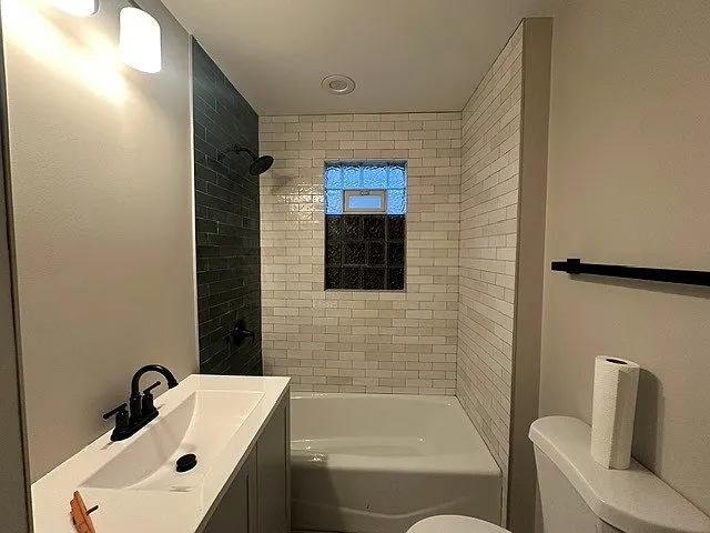 417 23rd Ave NE #2 — Photo 5