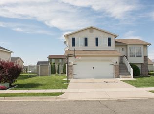 2182 W 2120 N, Clinton, UT 84015