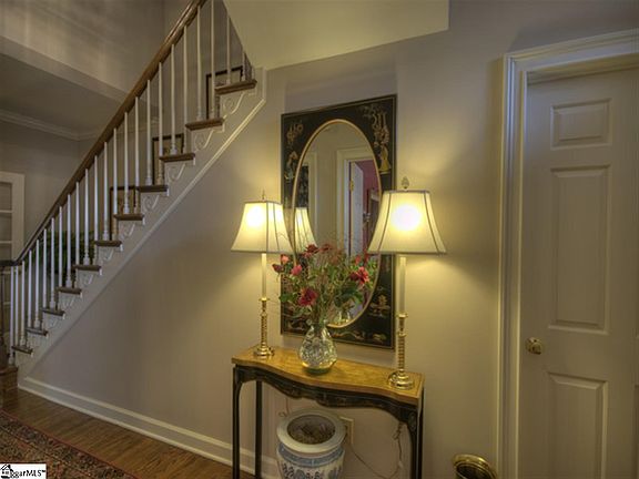 3rd image of 234 Glenbrooke Way