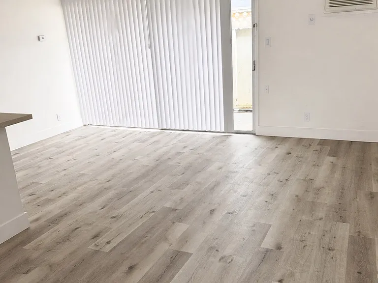 Carmichael Apartments — Photo 14
