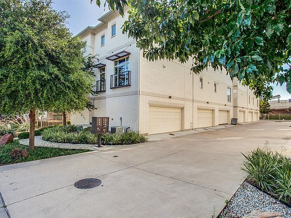 2nd image of 2325 Stutz Dr #41