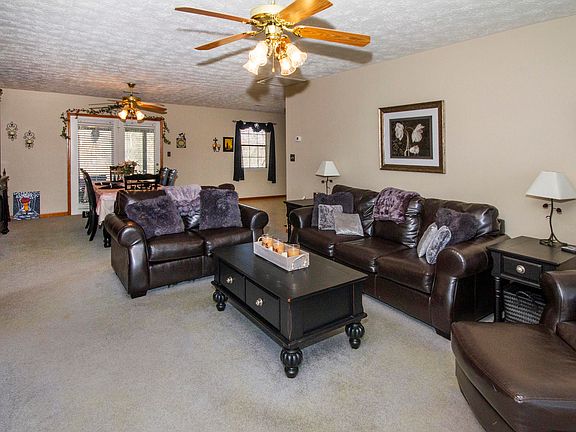 4th image of 831 Jennifer Dr