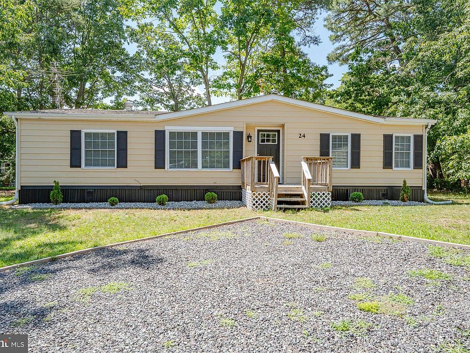 1st image of 24 Holly Ct
