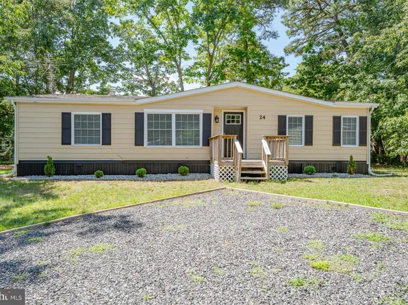 24 Holly Ct, Mays Landing, NJ 08330