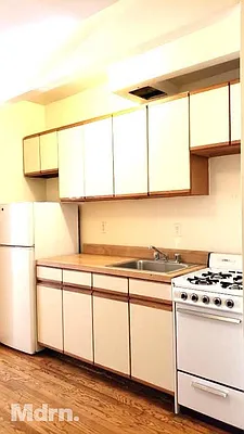 Rented by Mdrn Residential | media 8