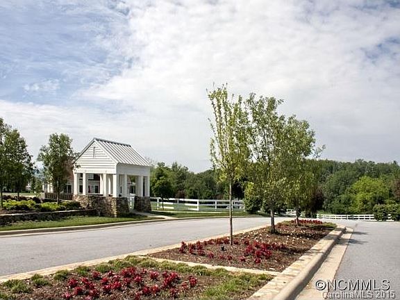 5th image of 66 Hollabrook Pkwy