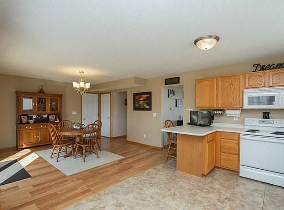5th image of 3124 SW Townpark Dr