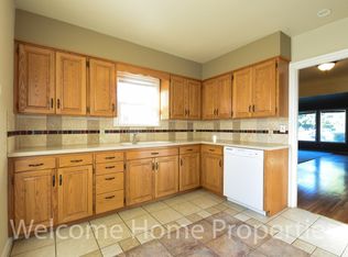 24 SE 4th St, College Place, WA 99324