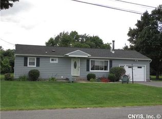 7 Henry Beach Dr, Camillus, NY 13031
