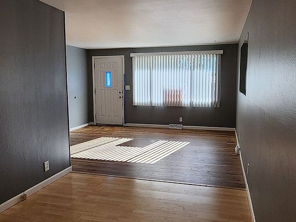 2nd image of 3105 W Radcliff Dr