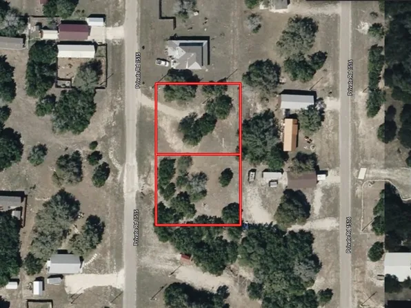 427 Private Road 1515, Bandera, TX 78003