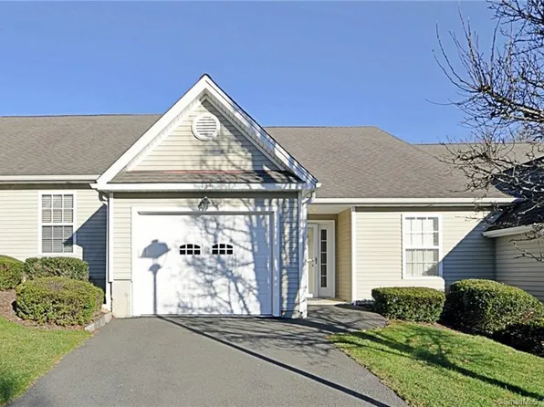 131 Louis Hill Road #131, Newtown, CT 06482