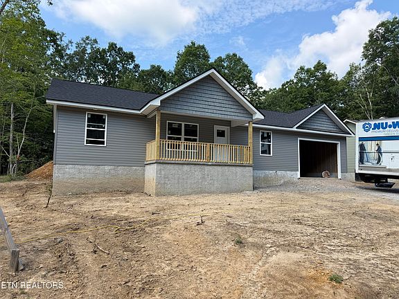 5th image of 922 Kemah Ln