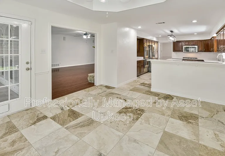 18528 Vista Del Sol — Photo 14
