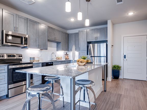 4th image of 300 Lakefront Dr #3-3205