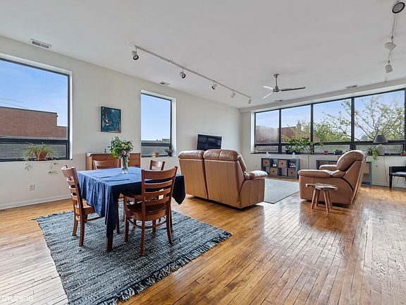 2nd image of 2950 N Lincoln Ave APT 2N