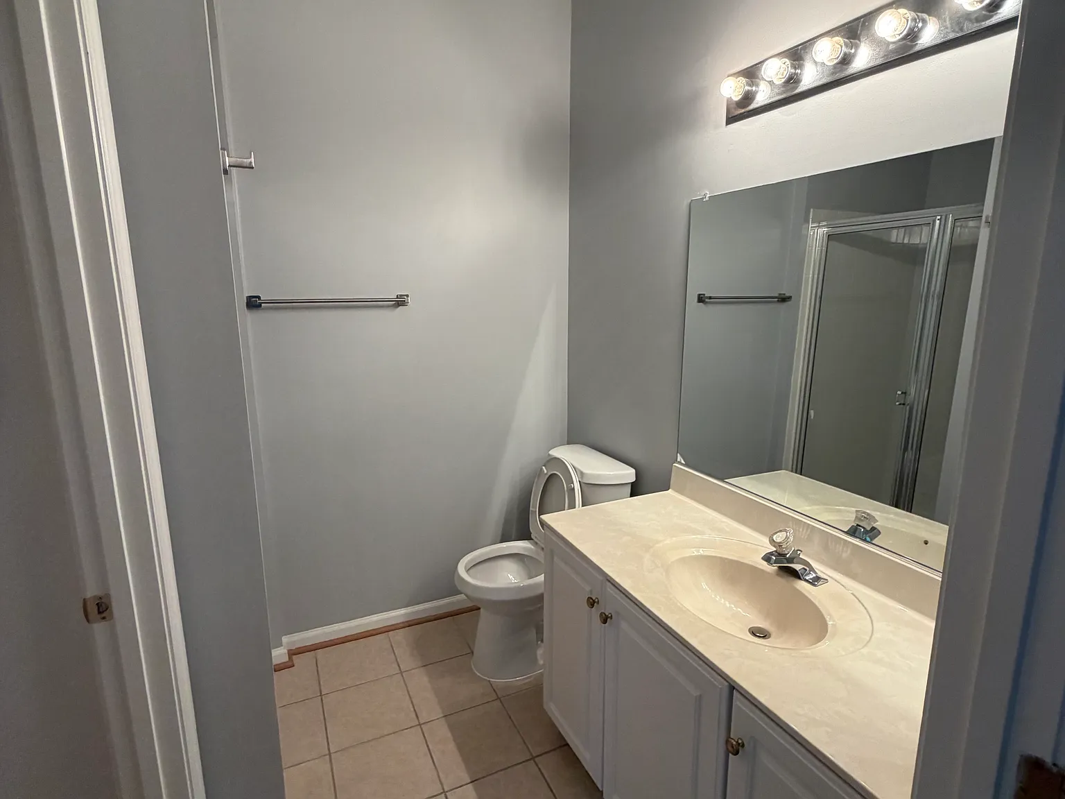 3 bed, 2.5 bath, 1750 sqft, $3,000 — Photo 3
