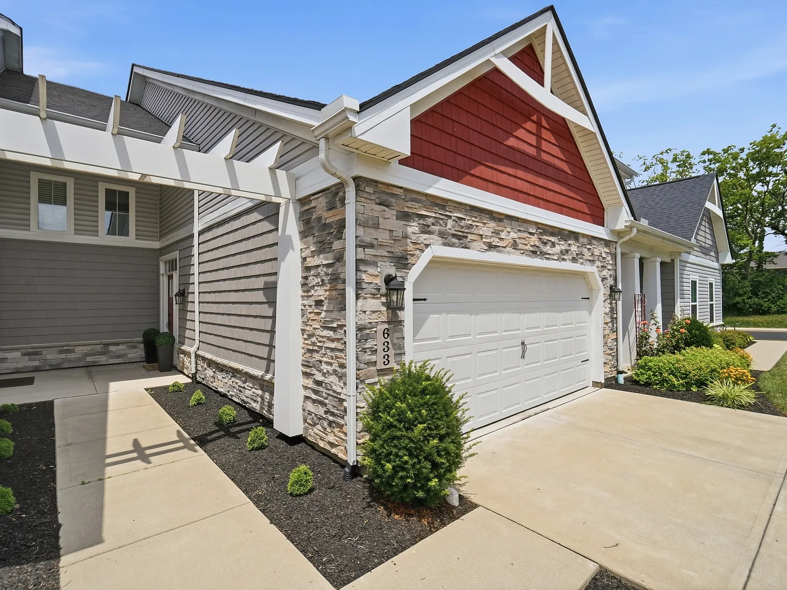 2 bed, 2.5 bath, 1743 sqft, $2,750 — Photo 3