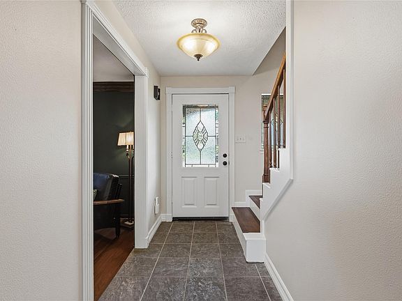 4th image of 3207 Blackcastle Dr