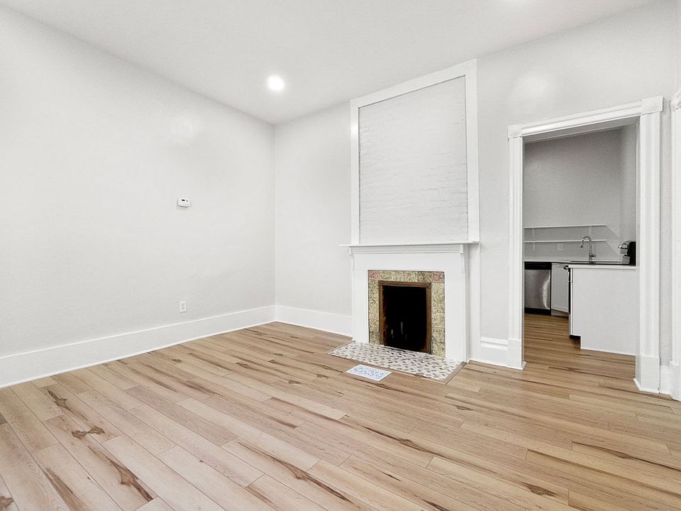 1st image of 849 Columbia Ave #101