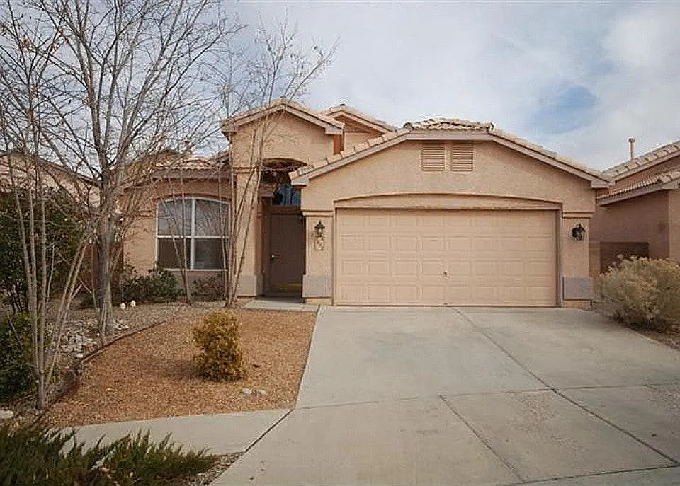 8608 Bluff Springs Dr NE