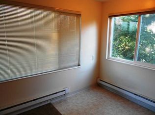 811 N 49th St APT 4, Seattle, WA 98103