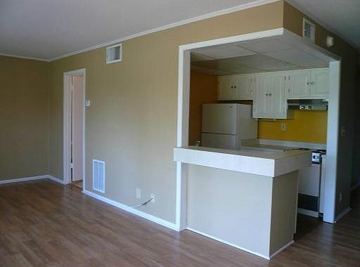 2nd image of 202 Lanai Vlg