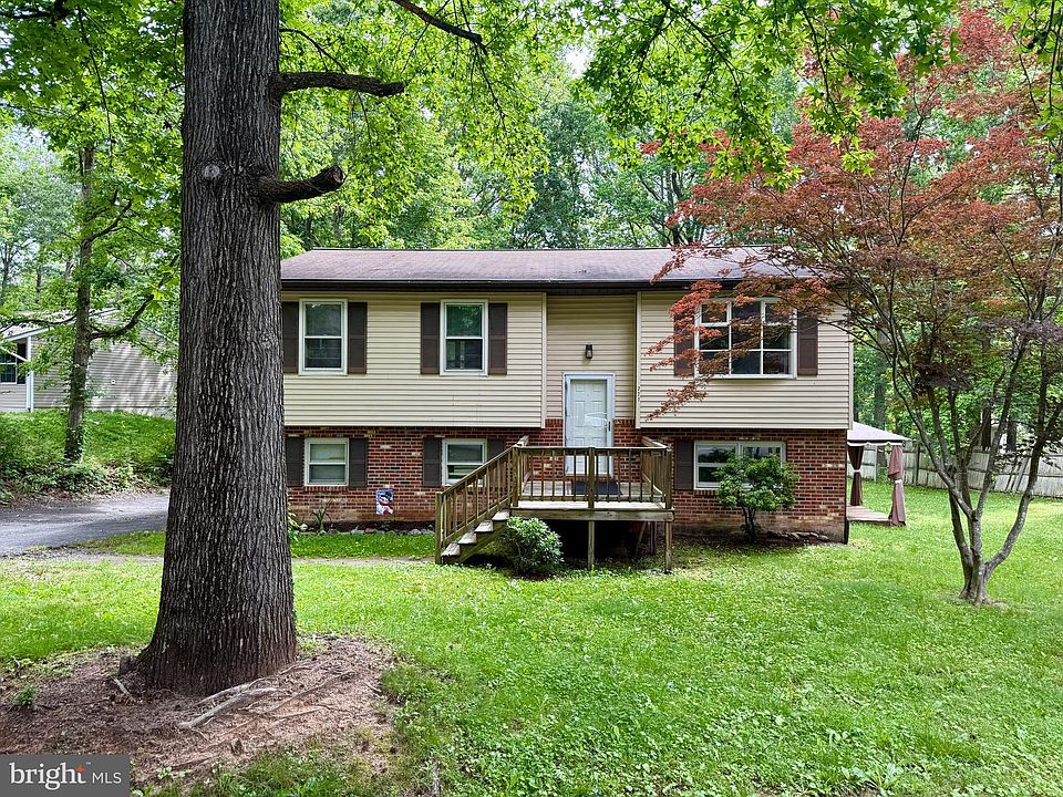 1st image of 221 Hampton Dr