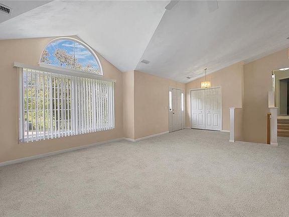 4th image of 22 Apple Ridge Rd