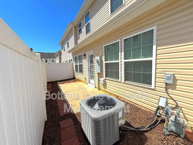 7562 Red Mulberry Way — Photo 12