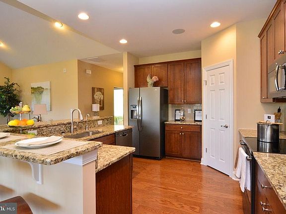 3rd image of 20696 Woodlake Cir
