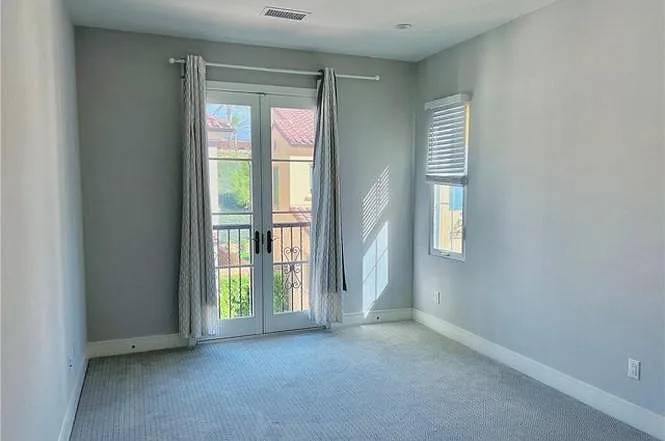 111 Della — Photo 13
