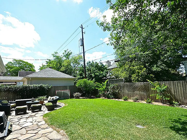 4142 Villanova St — Photo 32