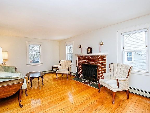 3rd image of 81 Burgess Ave