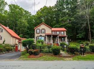 336 Columbus Ave, Hawley, PA 18428